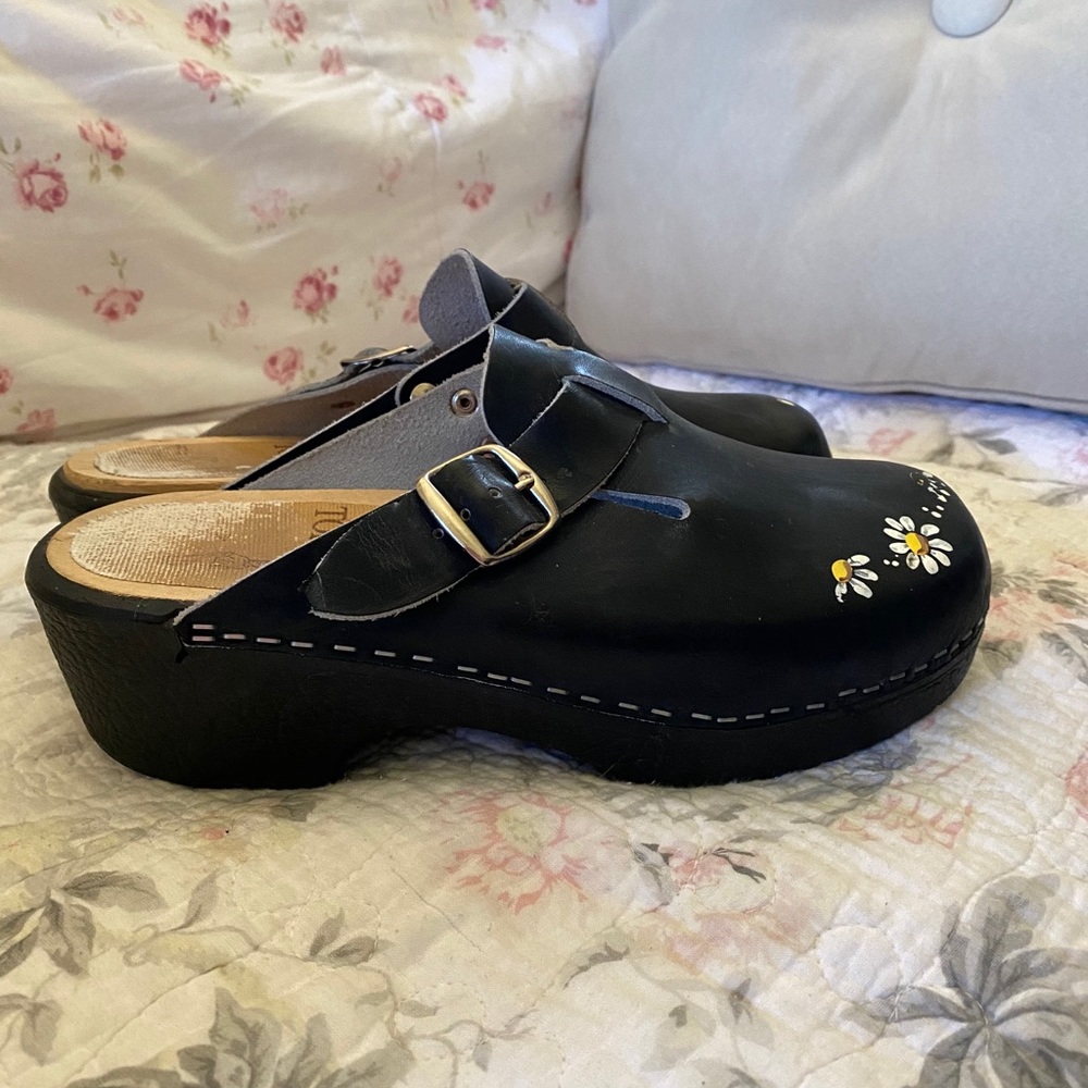 Skane Toffeln Artisan Leather Clogs